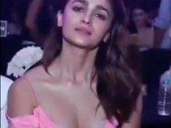 Alia Bhatt Boobs Show Hot